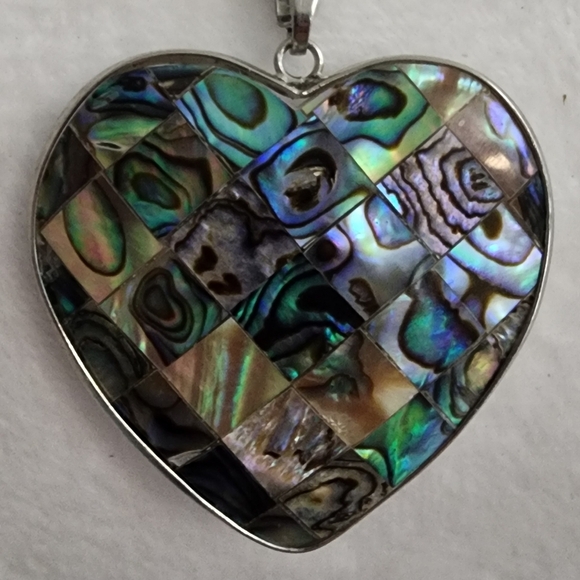 Abalone Shell Heart Pendant Necklace - Picture 1 of 2